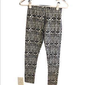 Black and White Patterned Leggings